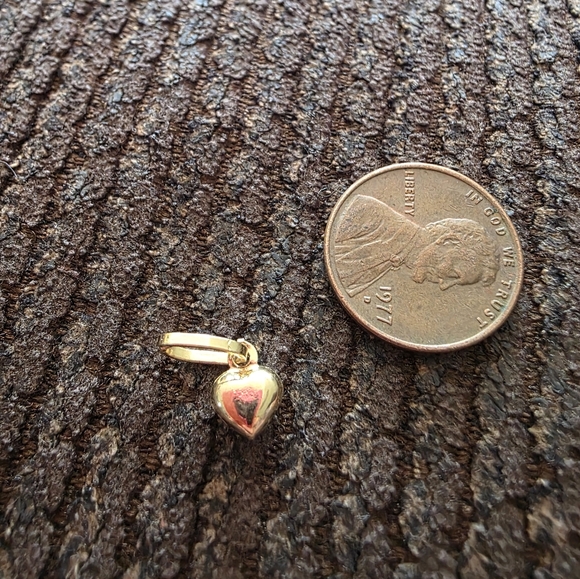 18kt kids Heart Pendant - Picture 3 of 3